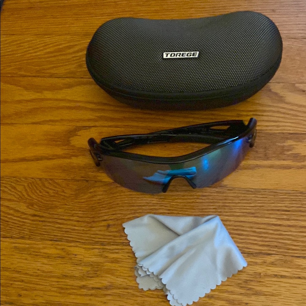 Torege Glasses with Case